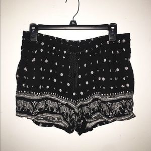 Elephant detailed shorts ! WITH POCKETS